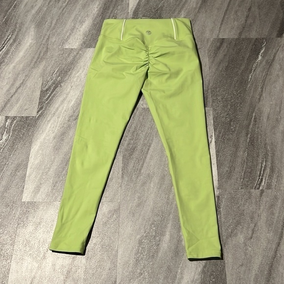 Til You Collapse Retro Scrunch Leggings Effortless Fabric Lime Green medium gym - Picture 11 of 16